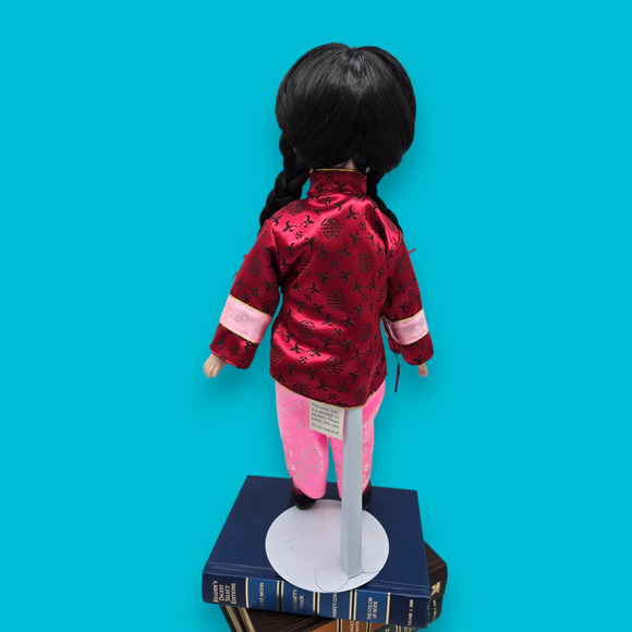 Vintage 1992 “Ushi” Doll – Ellis Island – American Dreams – Plays Kao Shan Ching - Picture 8 of 14